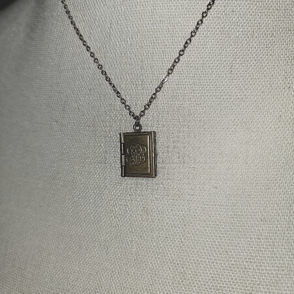 Book locket - Picture 2 of 6
